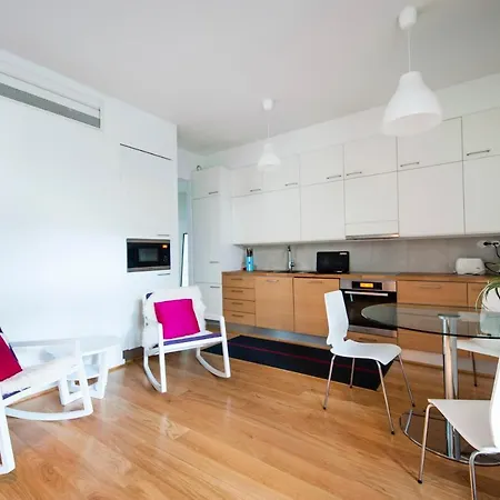 Aalto Toeoeloe Apartman *